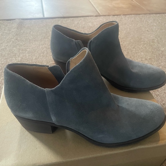 Lucky Brand Shoes - Gray Lucky Brand Booties 6.5